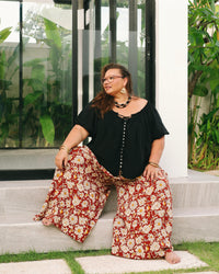 ZANIA BLOUSE ~ Black